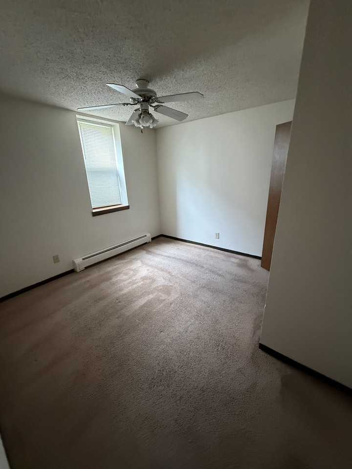 407 5th St Nw #2 - Photo 6 of 9