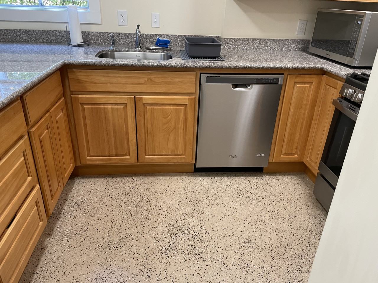 223 W G St - Photo 3 of 15