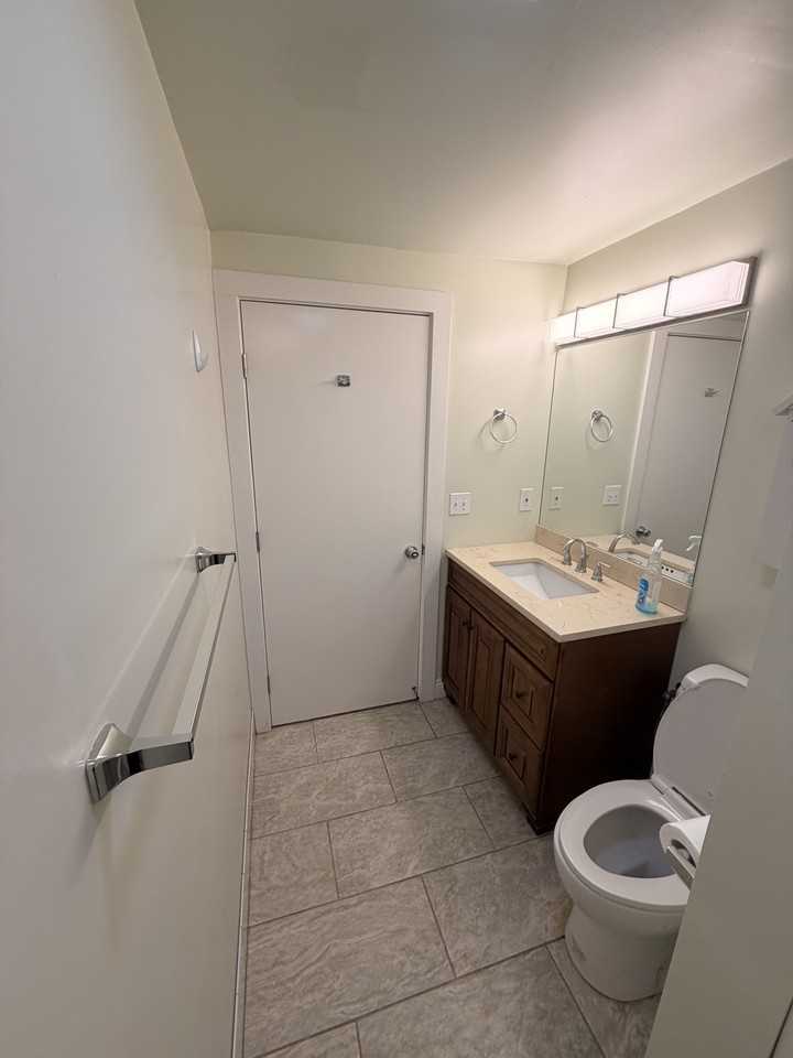 223 W G St - Photo 7 of 15