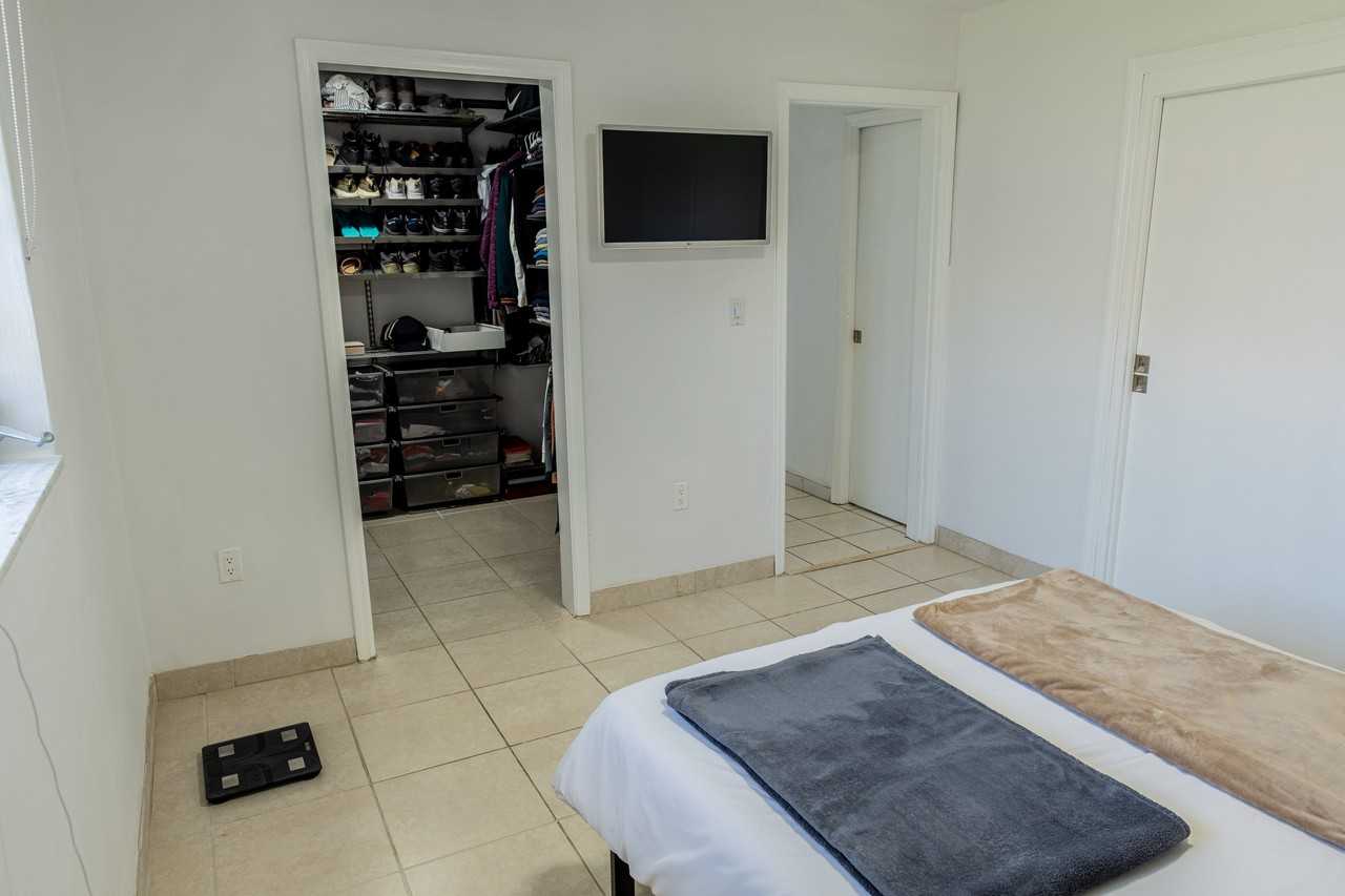 1022 Sw 84th Ave #NA - Photo 4 of 23