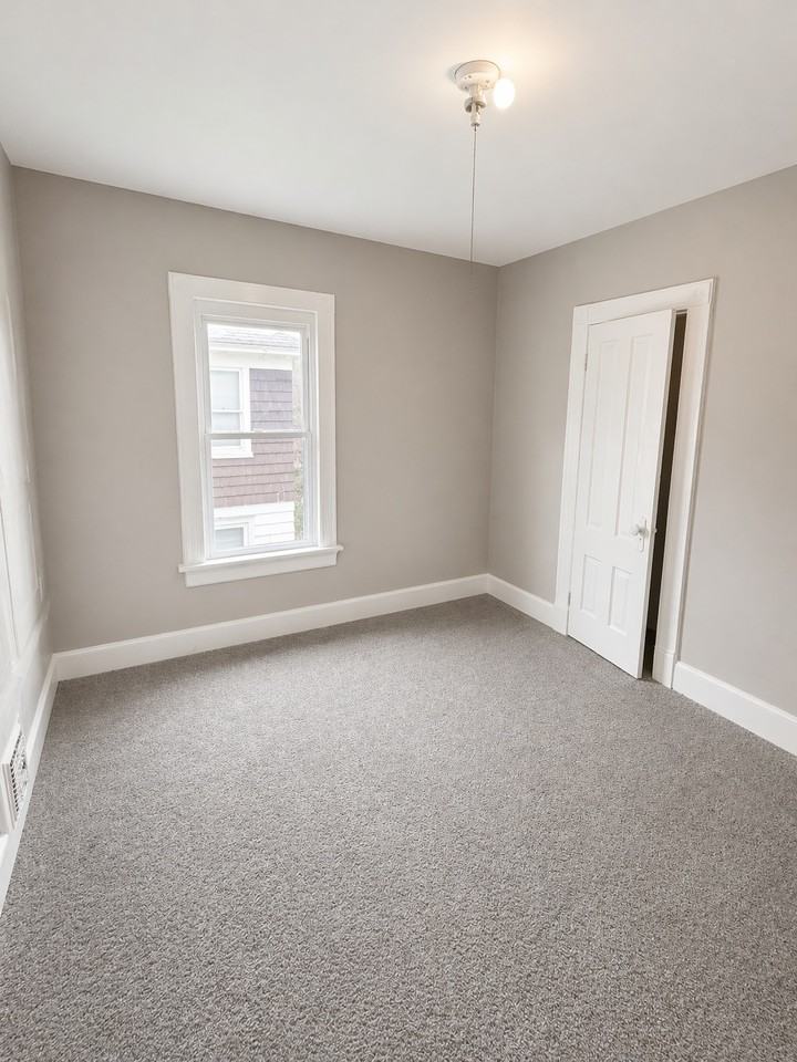 8 Roosevelt Ave #2 - Photo 3 of 9