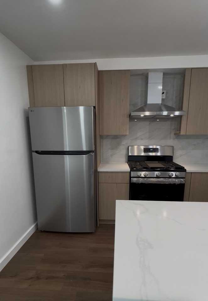 3209 75th St #FL1 - Photo 4 of 9