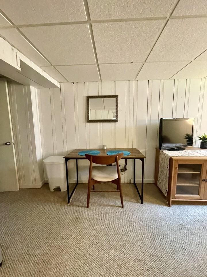 716 Southern Ave #B - Photo 4 of 17