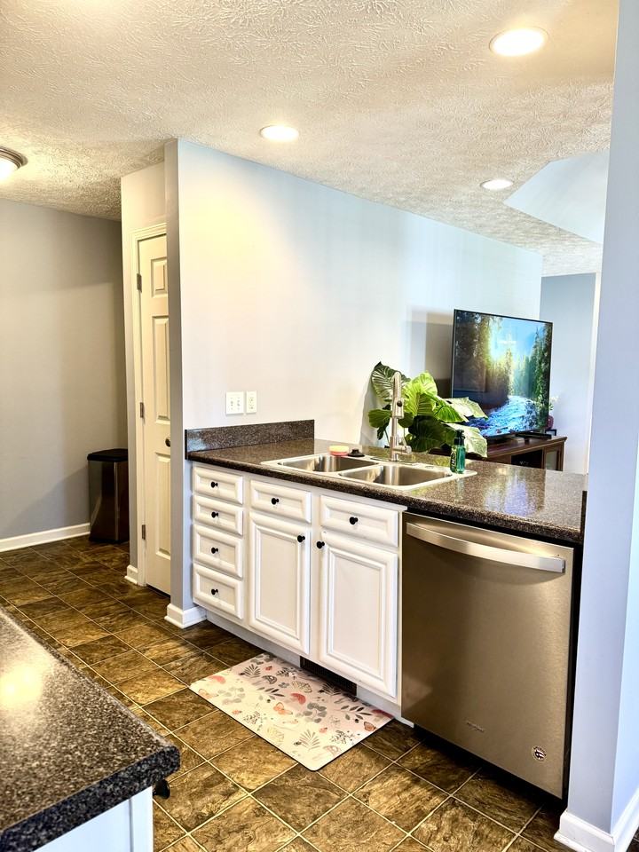 408 Cedar Hollow Dr #NA - Photo 5 of 12