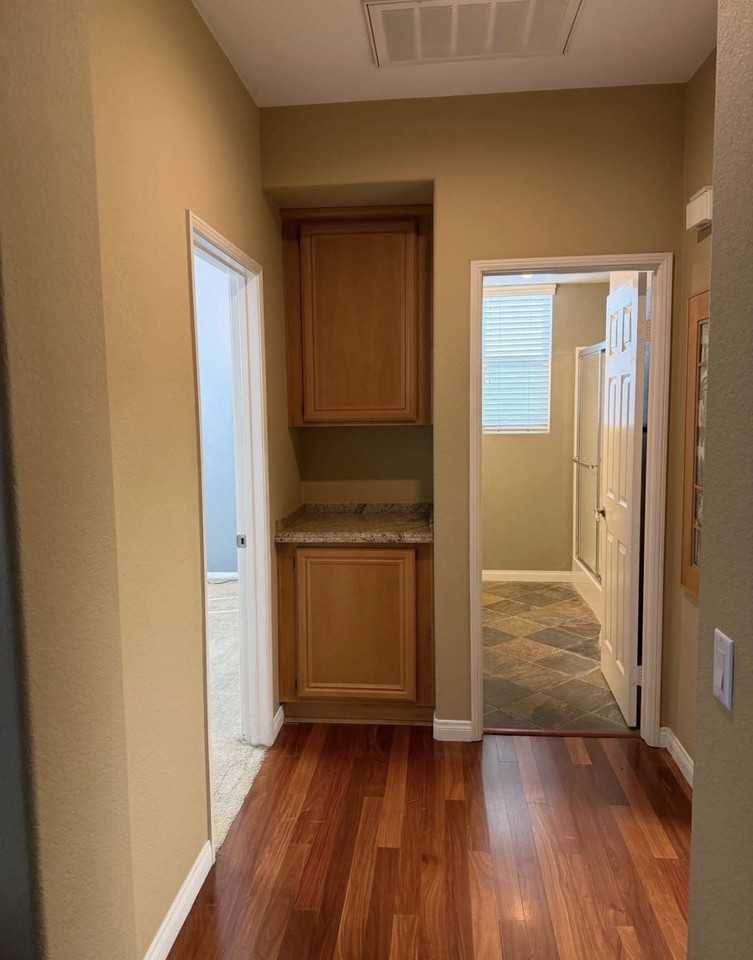 13885 Hawthorn Ave #NA - Photo 6 of 9