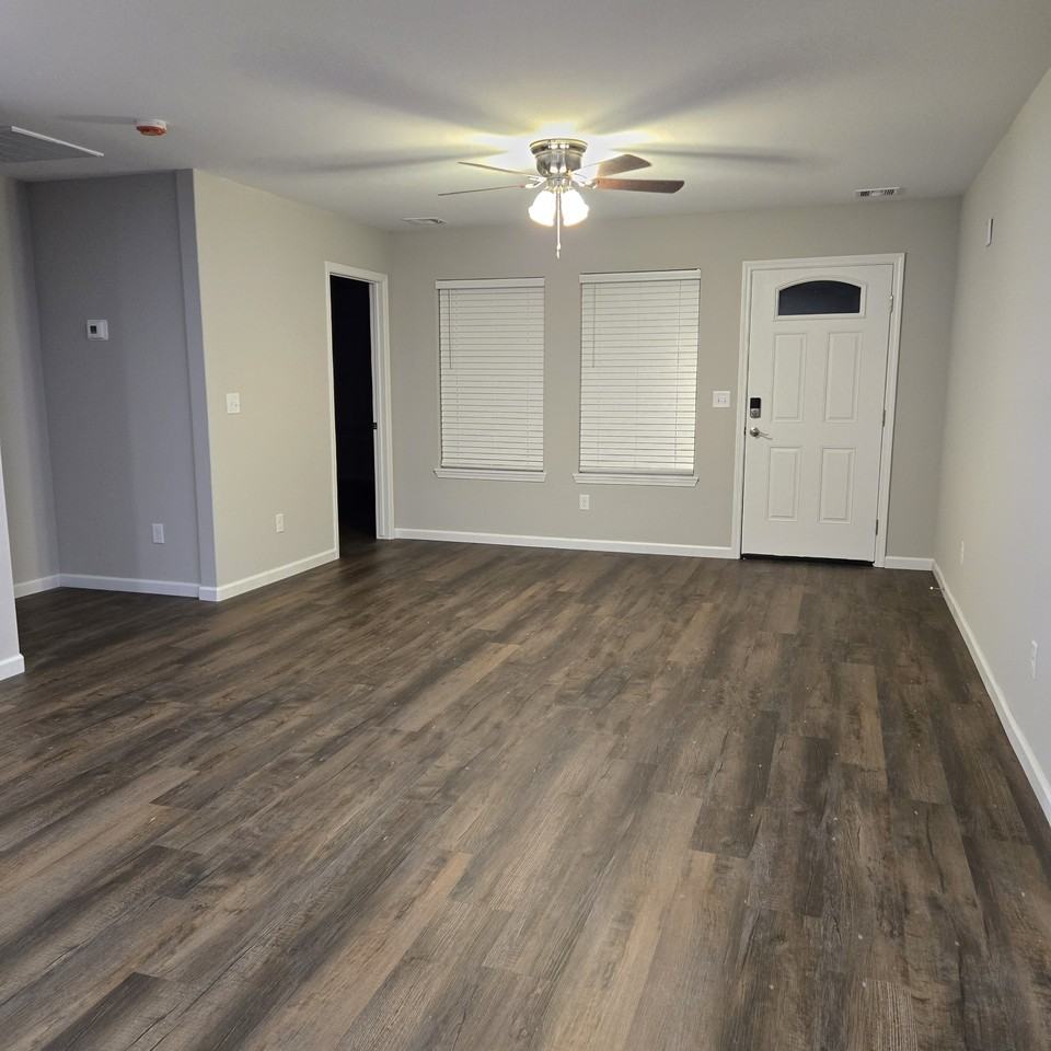 487 Nw 5th St #NA - Photo 6 of 14