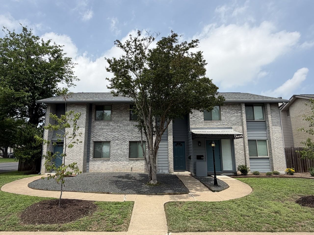 3216 Crosscreek Dr #102