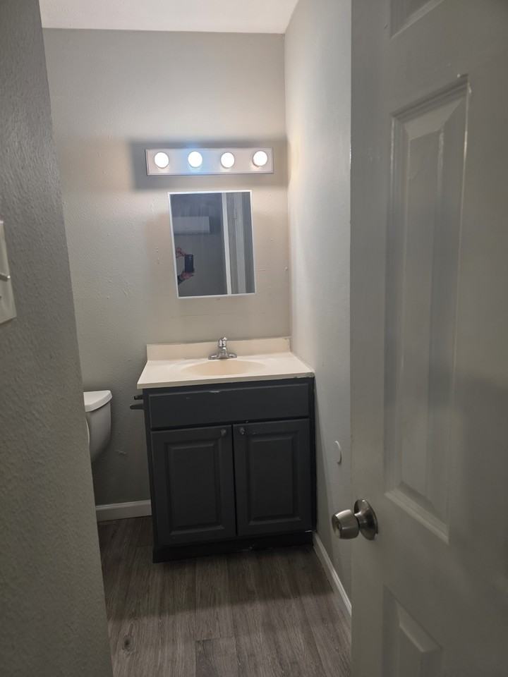 3 Claremont Pl #C - Photo 6 of 7