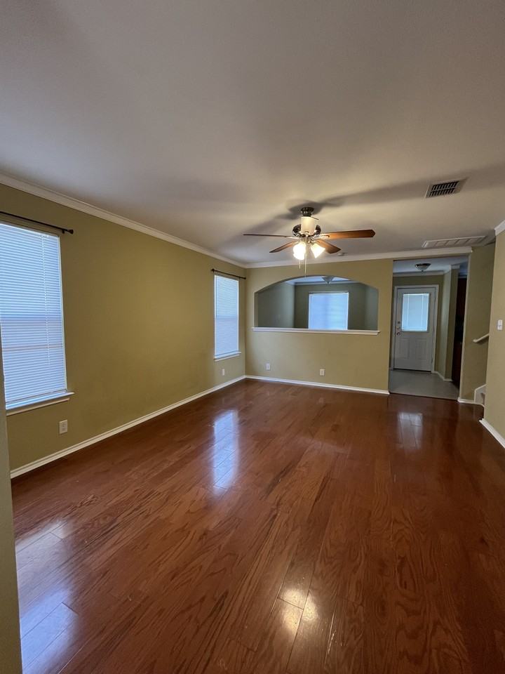 10306 Buescher Ln #NA - Photo 3 of 15