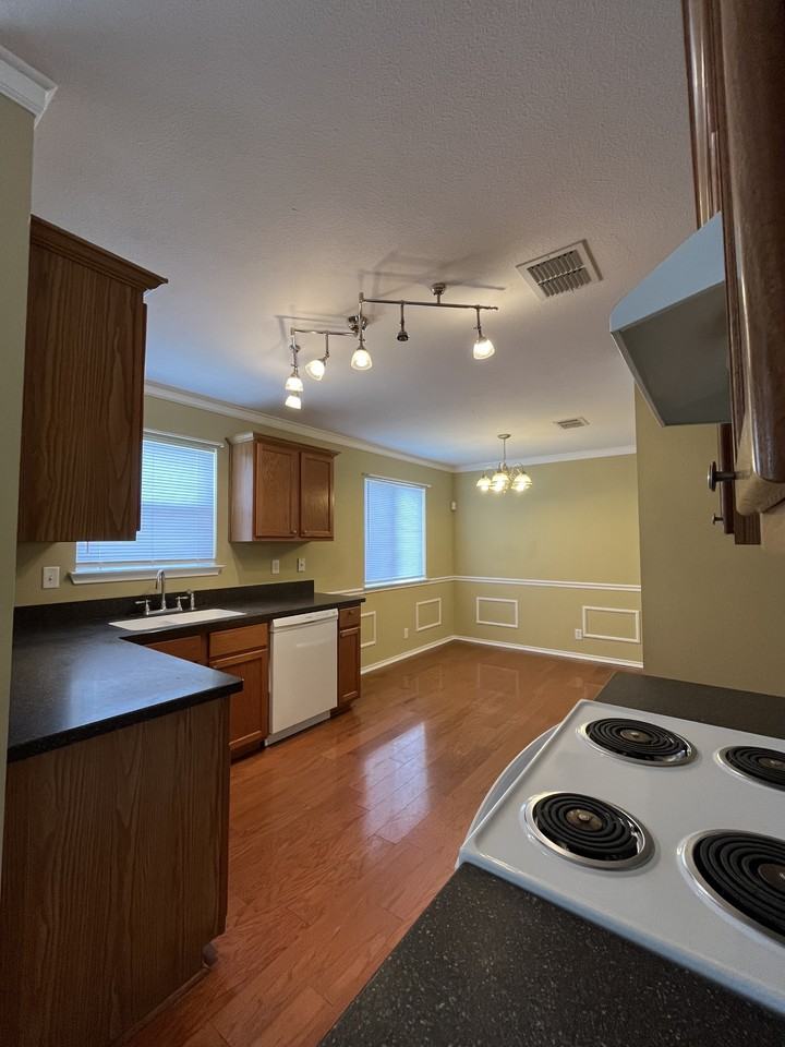 10306 Buescher Ln #NA - Photo 5 of 15