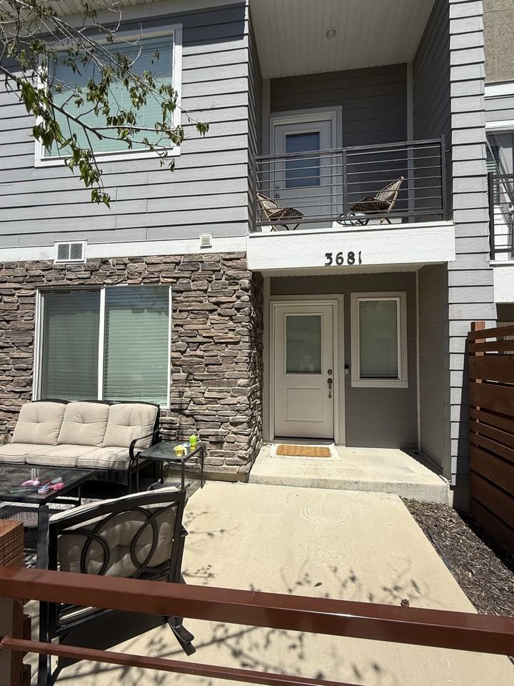 3681 W Golden Sky Ln - Photo 2 of 35