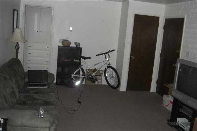 561 E 4th Ave - Photo 4 of 7