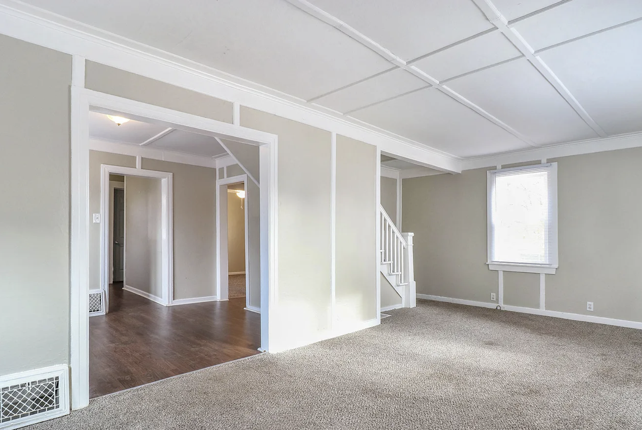 405 E Woodside St - Photo 3 of 15