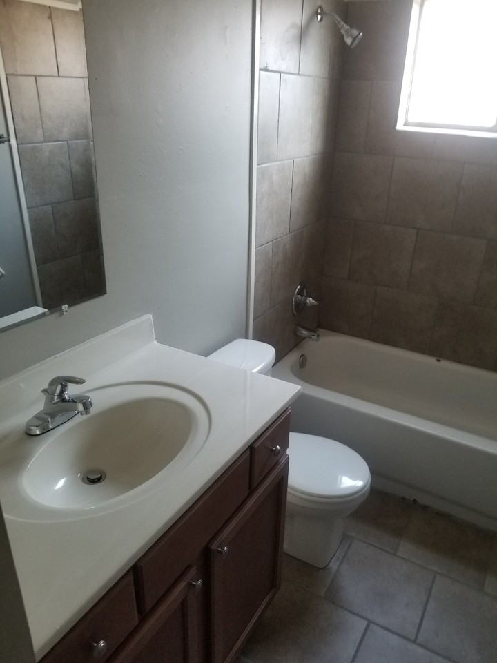1335 Halcomb Ln #1335 - Photo 5 of 6