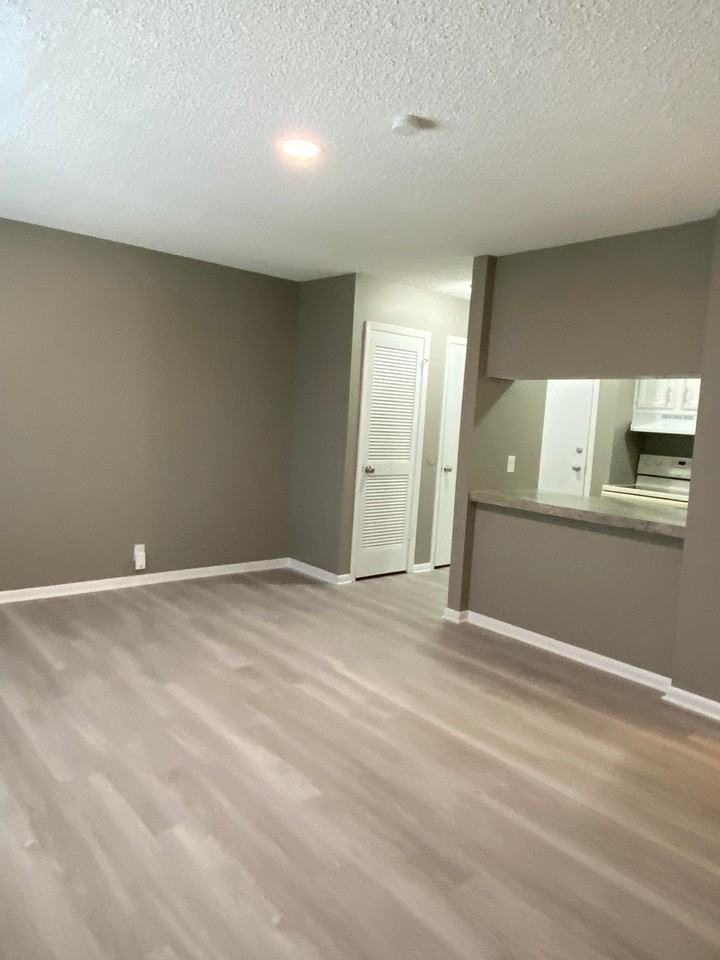 2601 N 47th St #3 - Photo 3 of 16