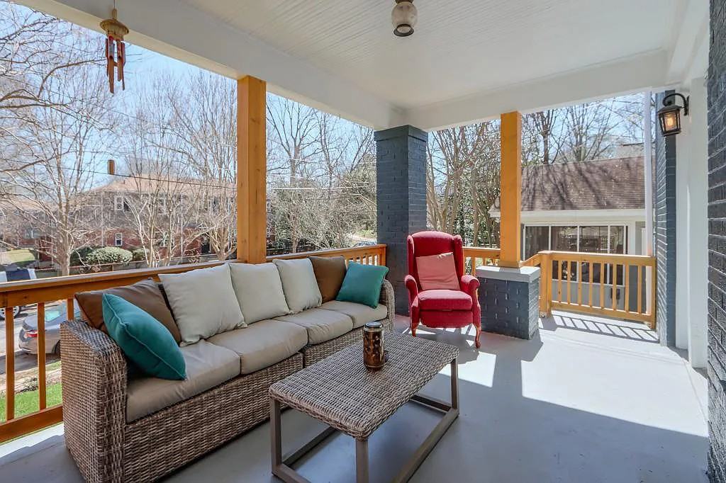 594 Seminole Ave Ne - Photo 3 of 19