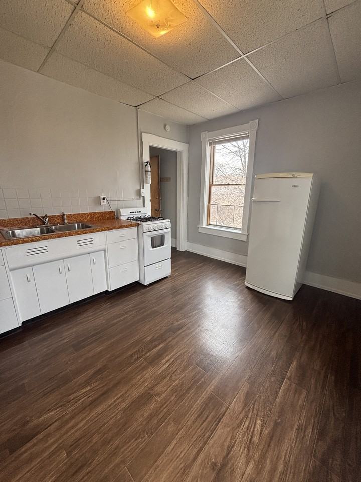 306 E Houghton Ave #2R - Photo 2 of 9
