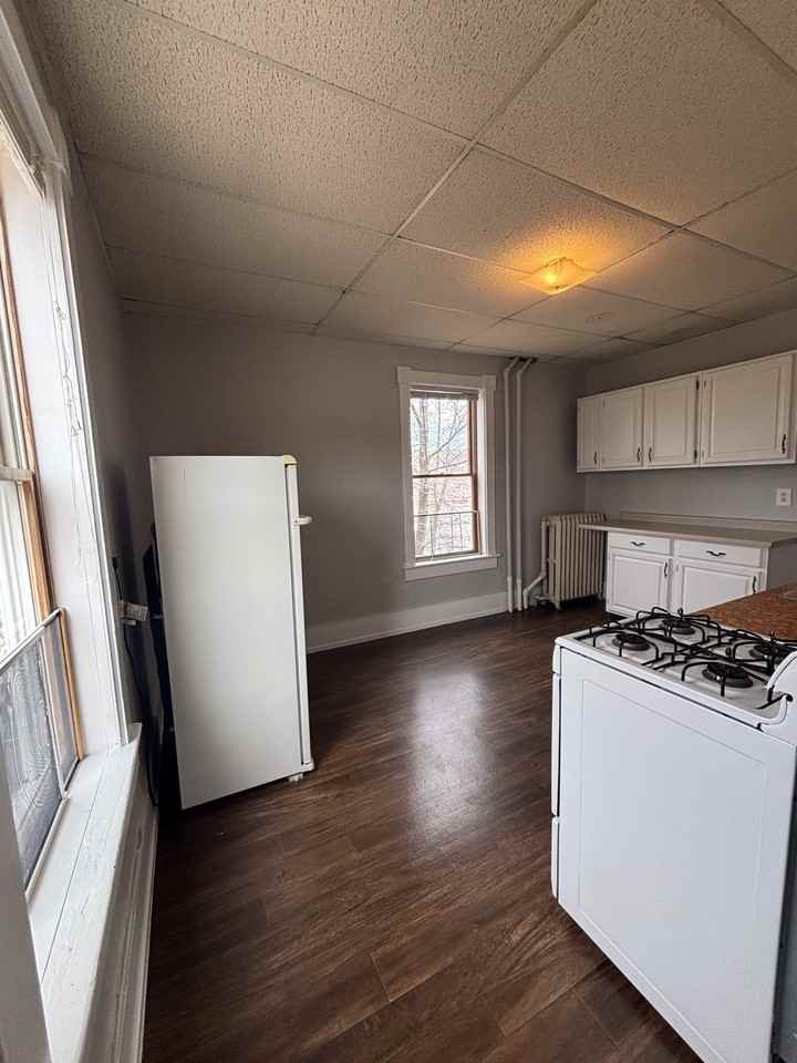 306 E Houghton Ave #2R - Photo 5 of 9