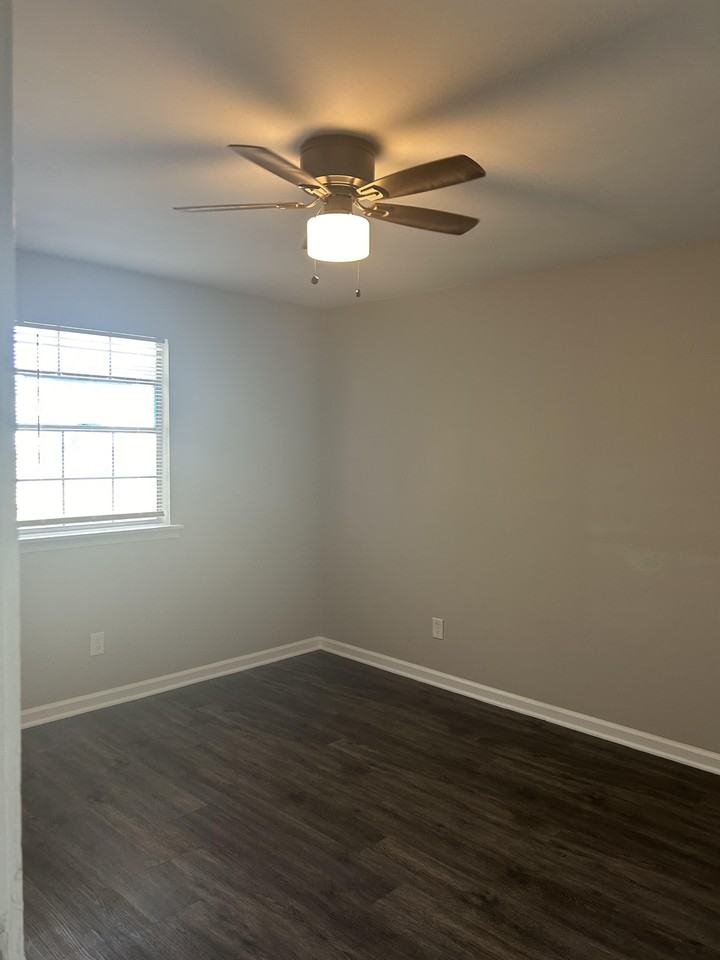 408 Tuscaloosa Ave Sw #14 - Photo 2 of 4