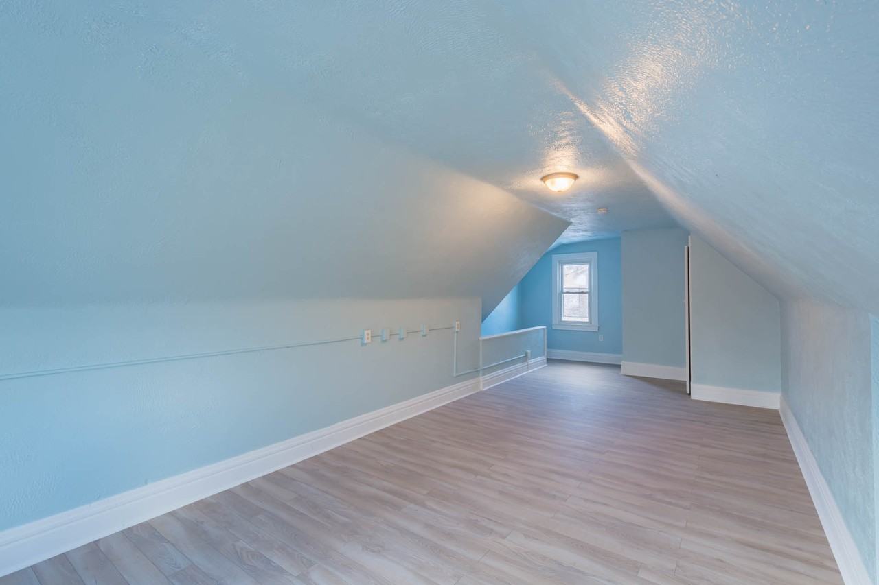 435 N Graham St - Photo 3 of 22