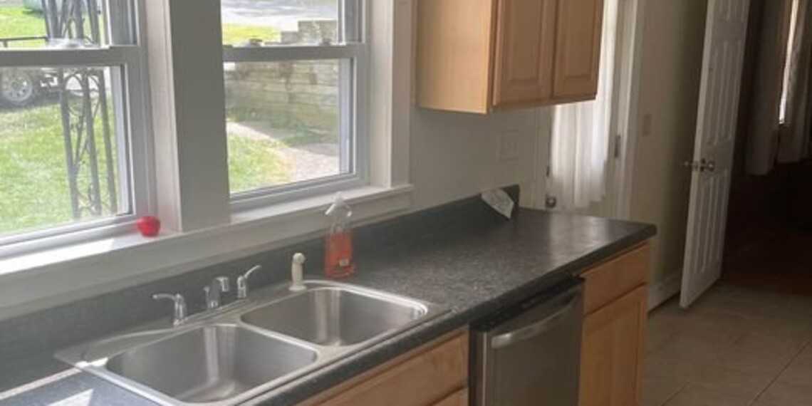 207 Prospect St - Photo 5 of 10