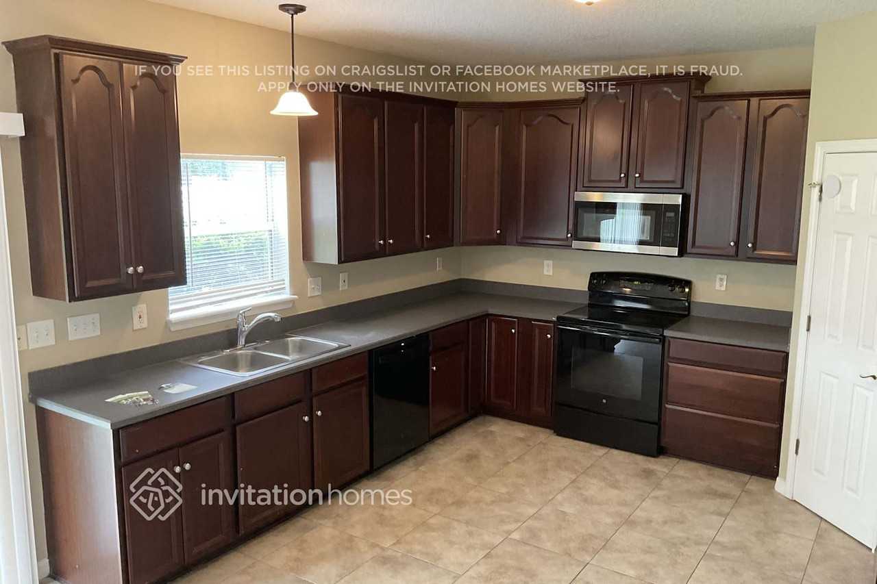 2427 Woodstork Ct - Photo 4 of 13