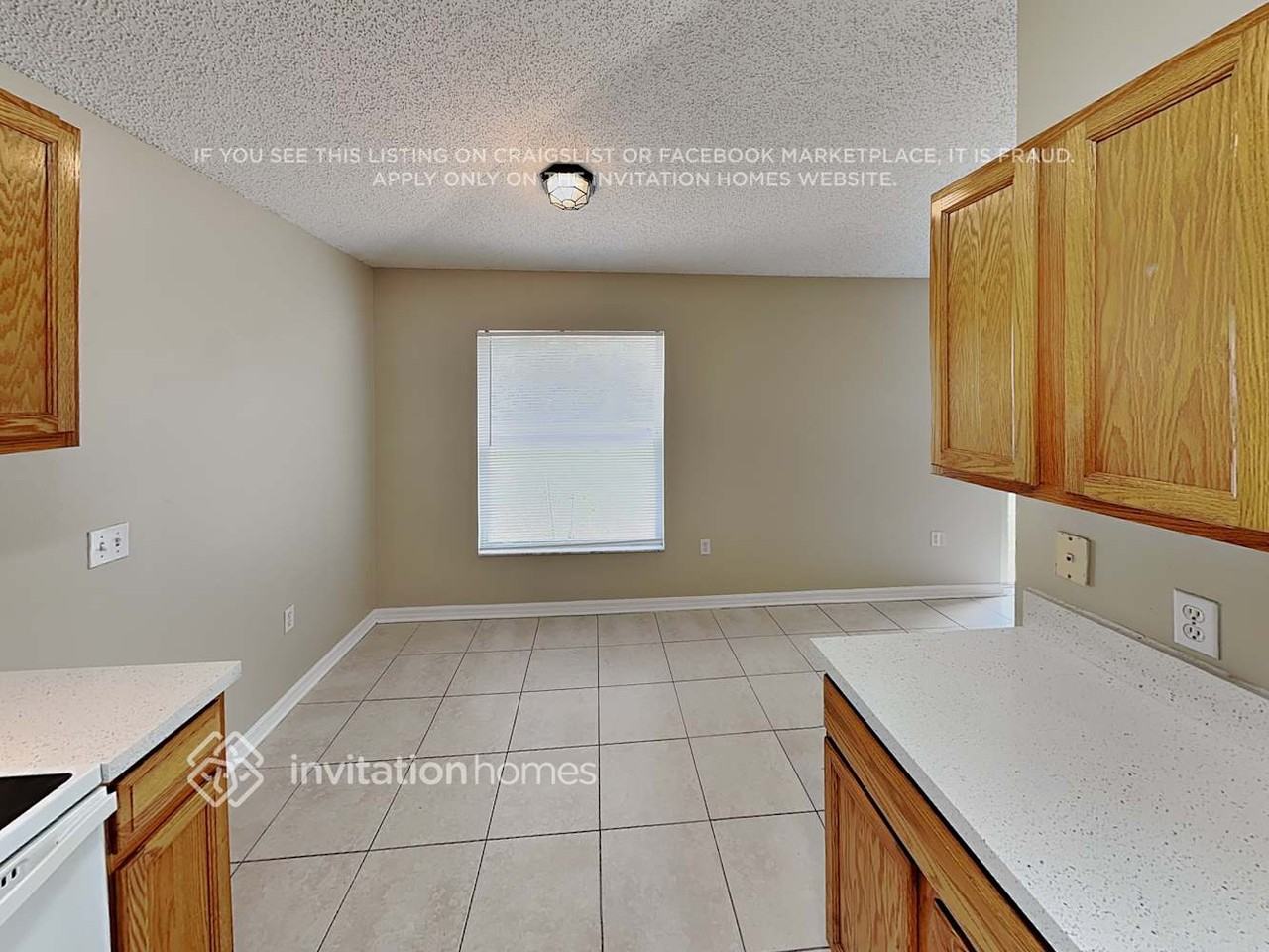 3229 Noah St - Photo 5 of 17