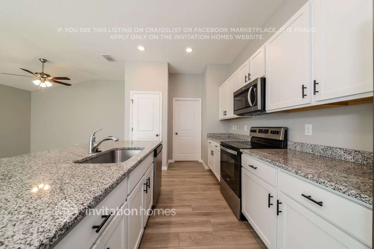 9519 Baraboo Way - Photo 5 of 17