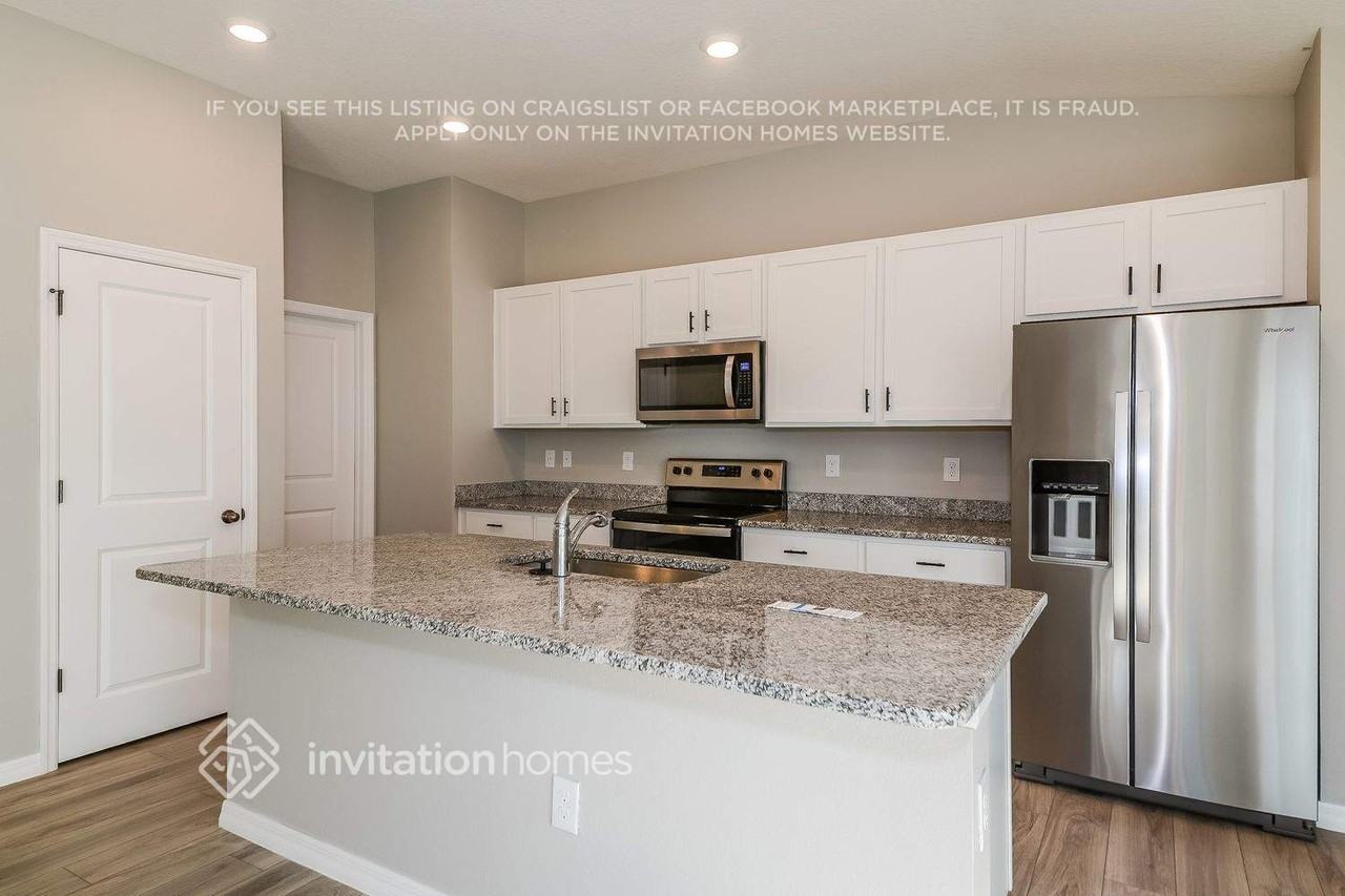 9519 Baraboo Way - Photo 6 of 17