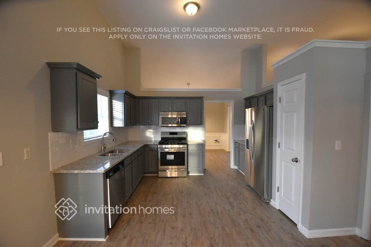 175 Cedarhurst Rd - Photo 3 of 13