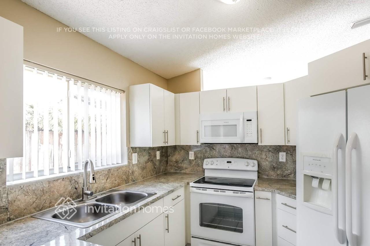 15770 Sw 74th St - Photo 7 of 17