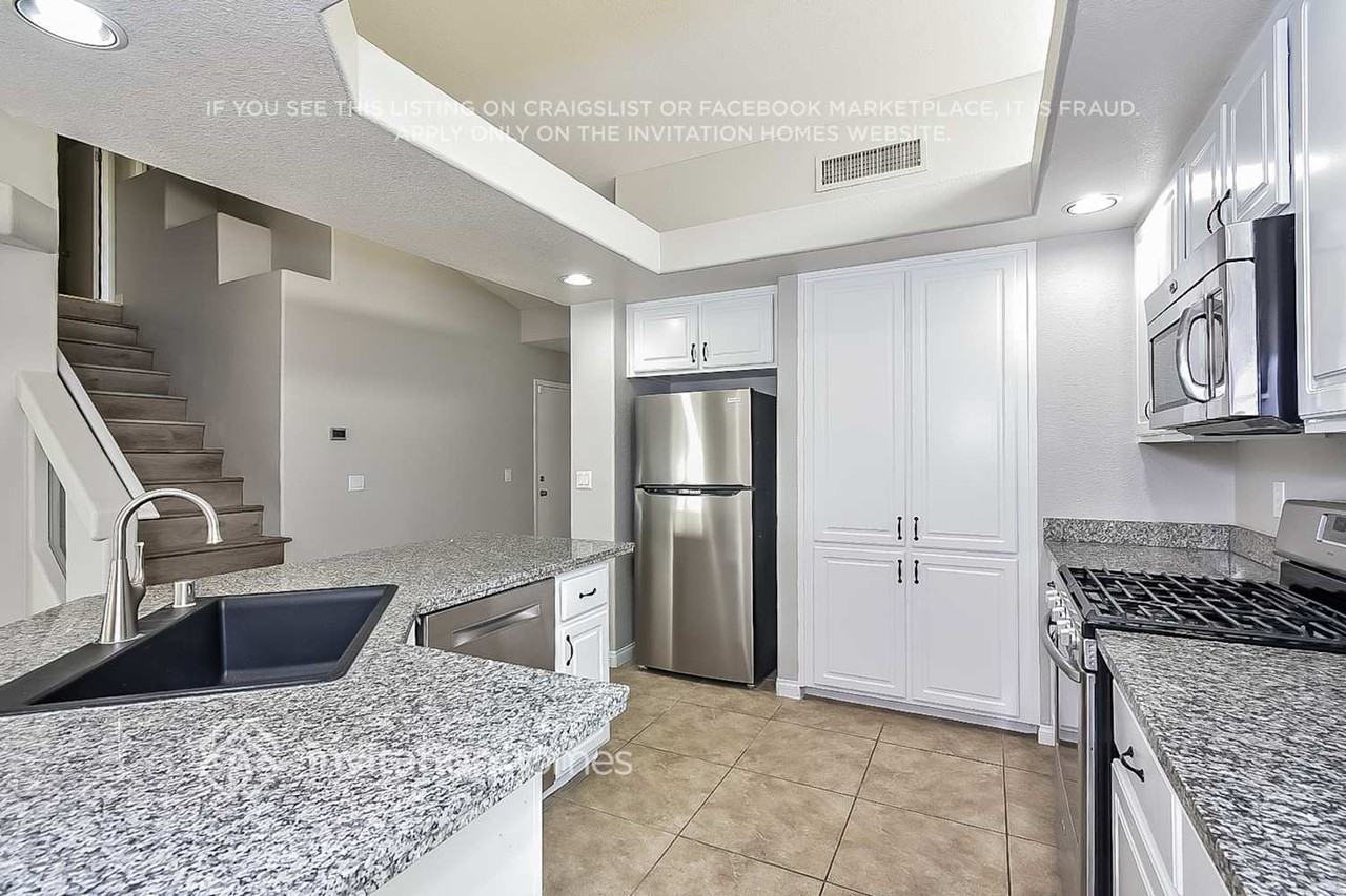 8764 Country View Ave - Photo 7 of 16