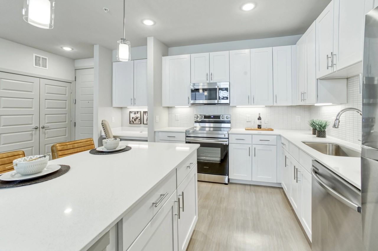 268 W Crosstimbers St #DAS