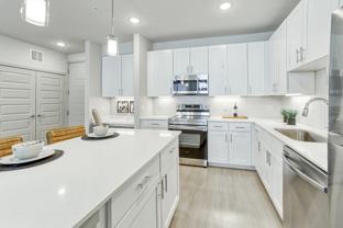 268 W Crosstimbers St #DAS - Photo 1 of 1