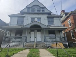 featured image of 633 Hawthorne Ave #2