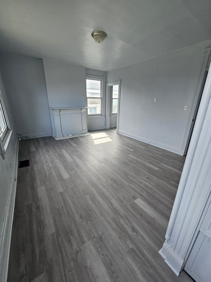 633 Hawthorne Ave #2 - Photo 3 of 5