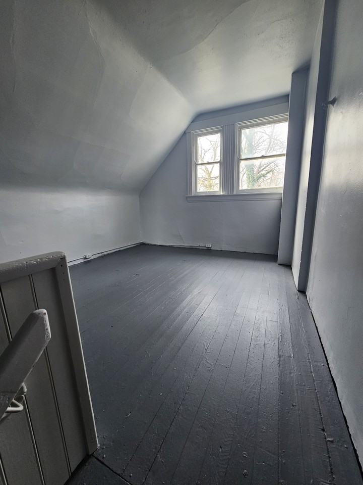 633 Hawthorne Ave #2 - Photo 4 of 5