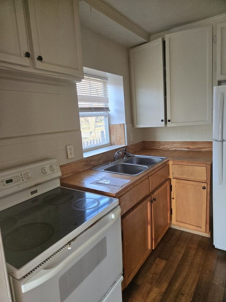 3700 Pasadena St #8 - Photo 5 of 5