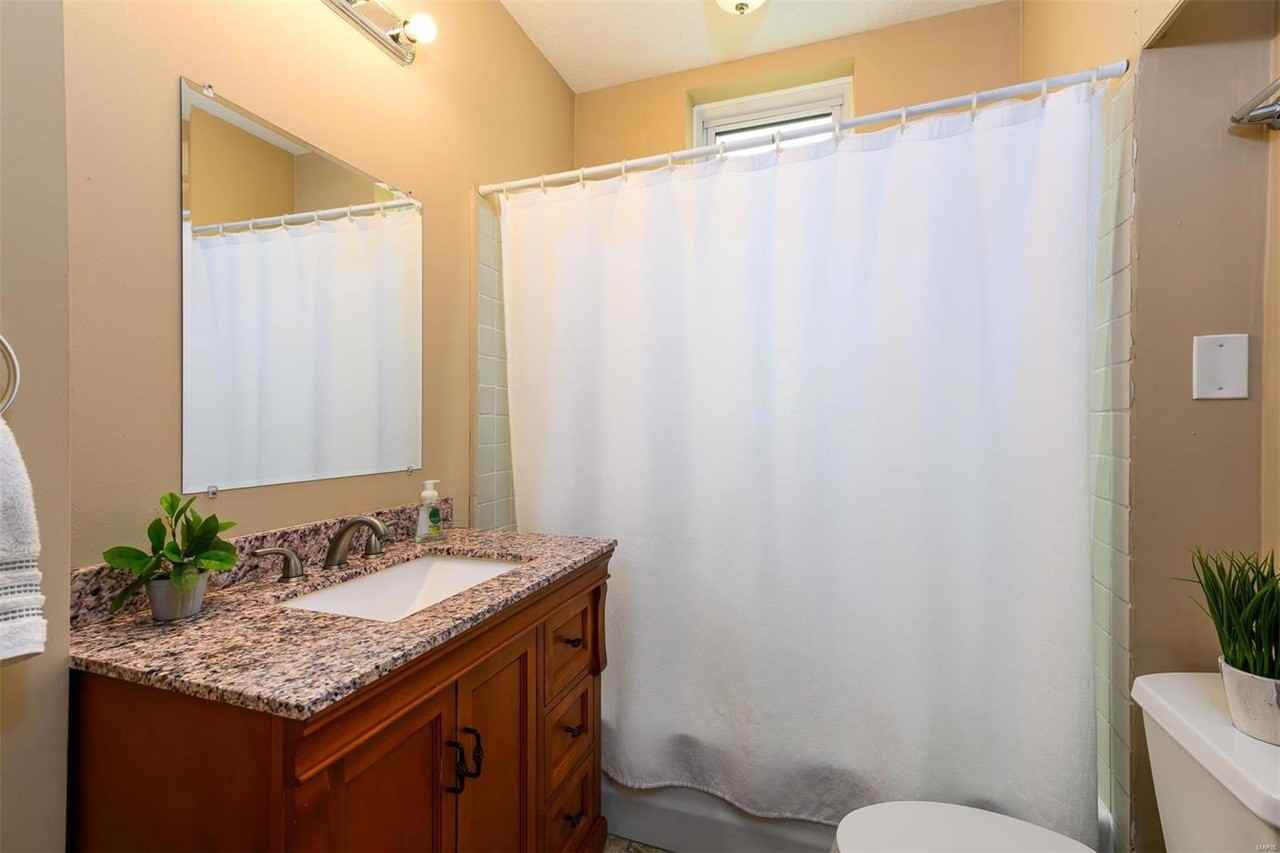 4427 Neosho St - Photo 4 of 30