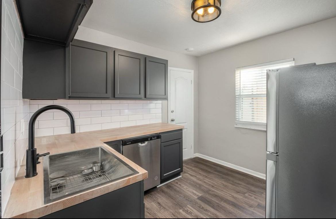 1 Adela Ave #1 - Photo 6 of 16