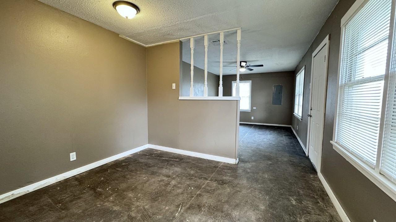 808 Kyle St - Photo 7 of 15
