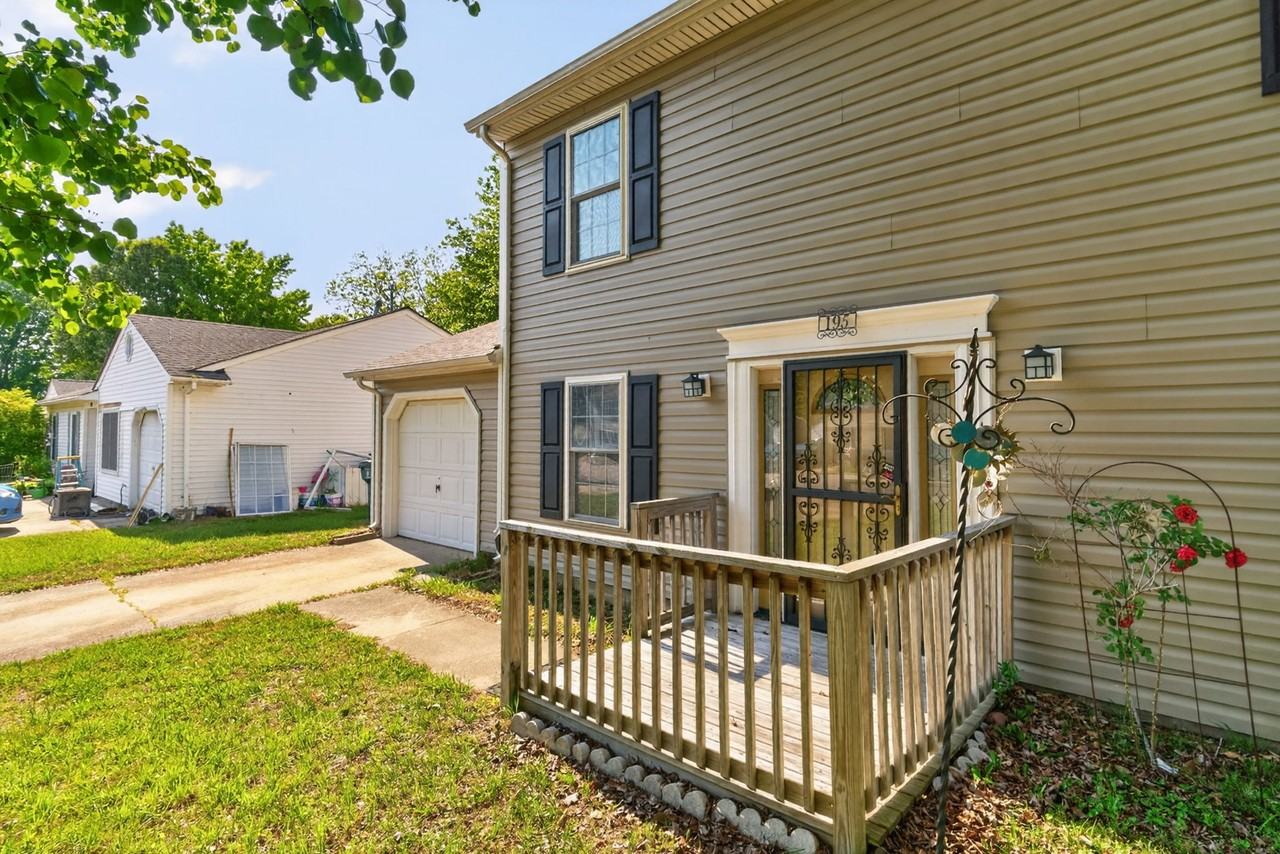195 Bentley Dr - Photo 4 of 29