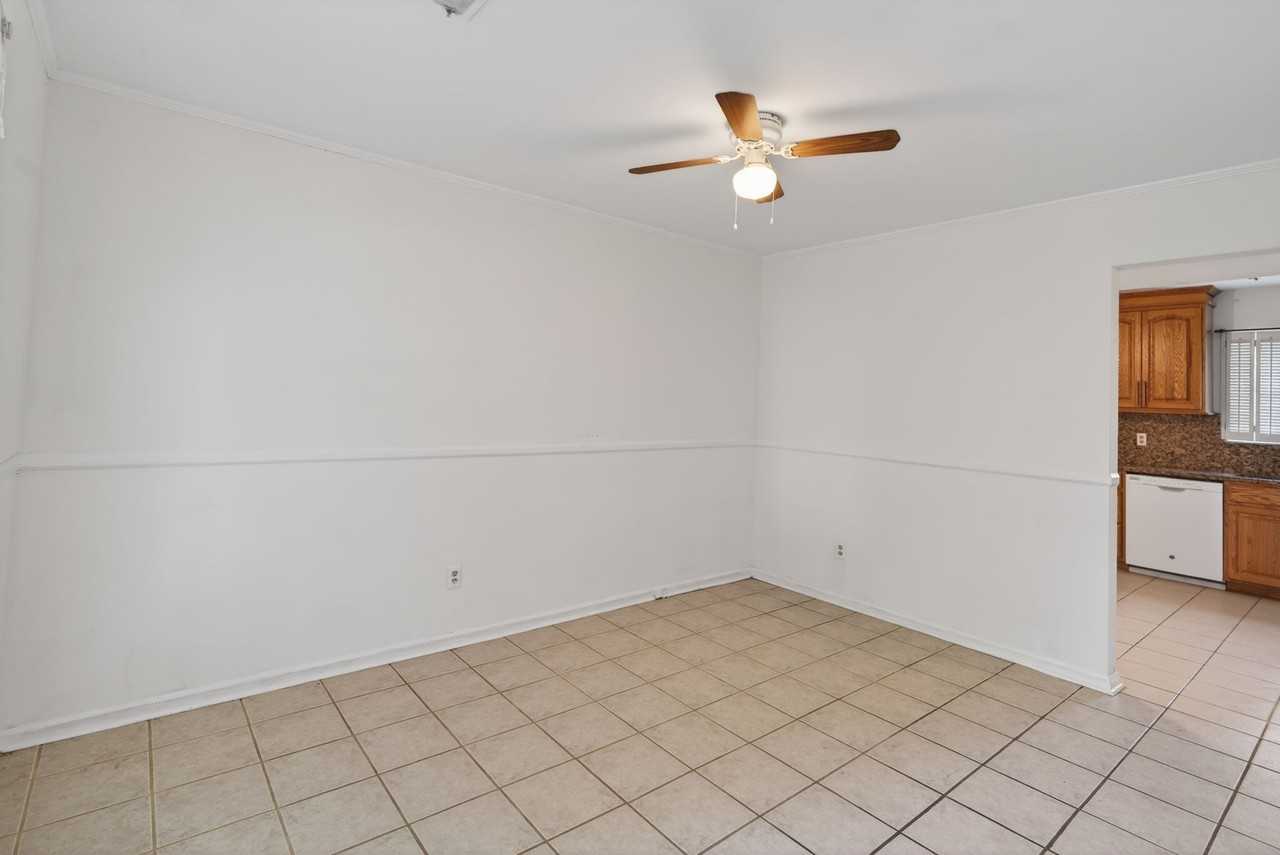 195 Bentley Dr - Photo 6 of 29