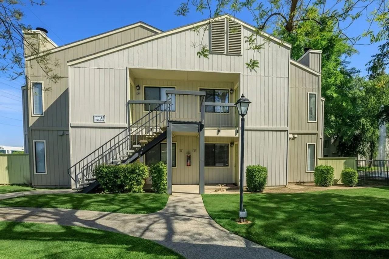 Edgewater - Photo 4 of 50