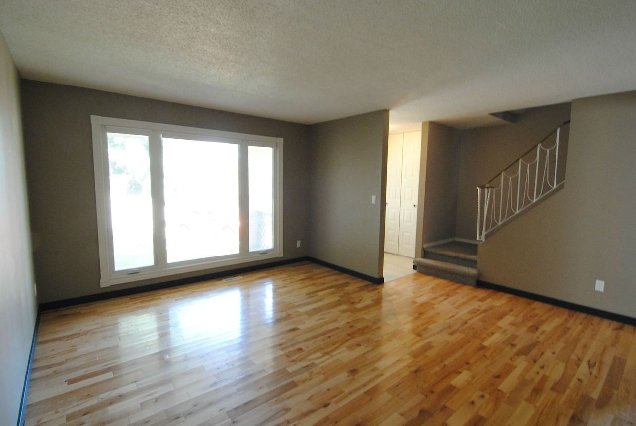 10127 171A Avenue Northwest, Edmonton, Alberta, Canada, T5X 4L3 - Photo 7 of 16