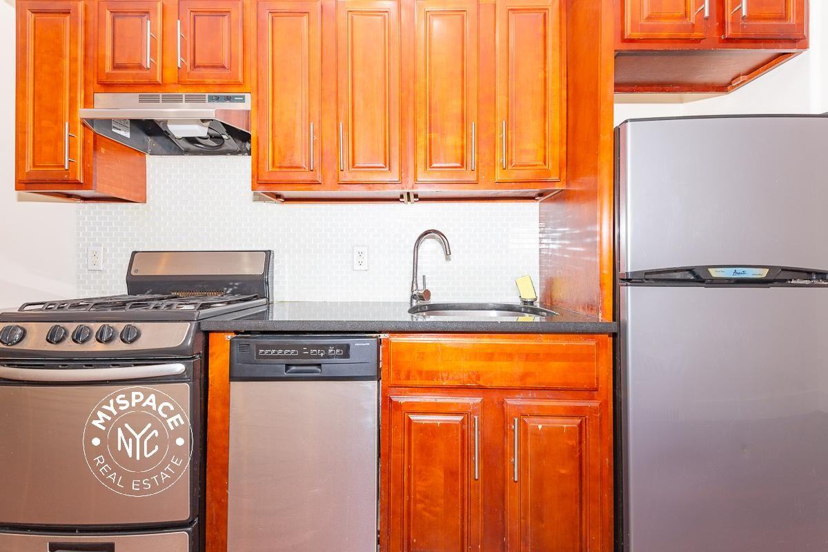 149 Wilson Ave #2L - Photo 2 of 11