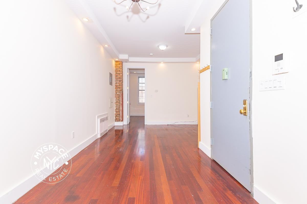 149 Wilson Ave #2L - Photo 4 of 11