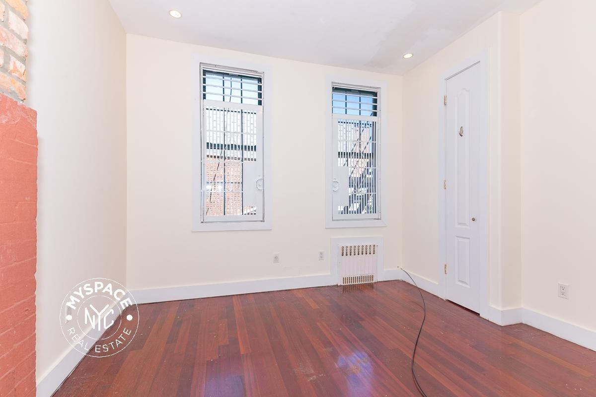 149 Wilson Ave #2L - Photo 7 of 11