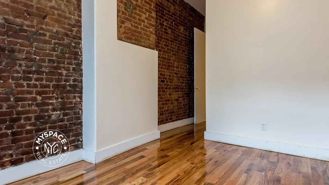 88 George St #1R - Photo 3 of 6