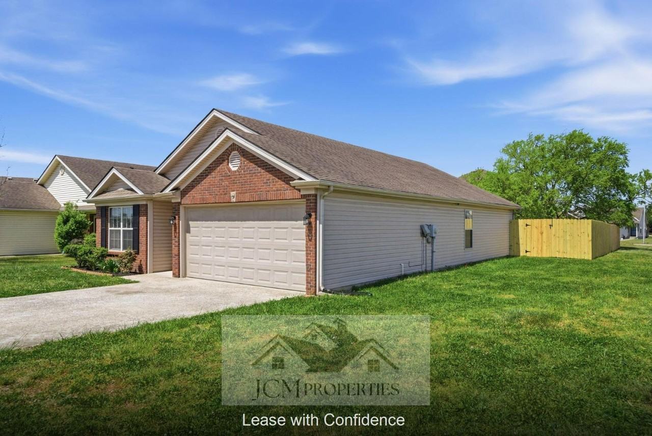 2001 Polk Ln - Photo 3 of 11